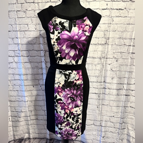 White House Black Market Dresses & Skirts - White House Black Floral Market Slimming Dress Size S